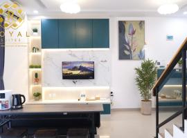 Royal Suites Home Villa 3BR with Private Pool - C6, vila v destinaci Batam Center