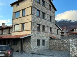 Kaimaktsalan Mountain Villas