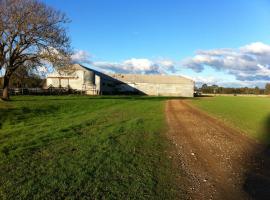 Tack Room, agroturismo en Borambola