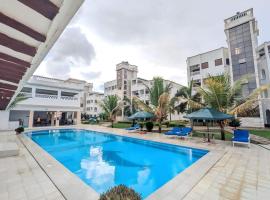 Becky Homes Diani Beach - 2BR with AC & Pool, hotel v mestu Diani Beach