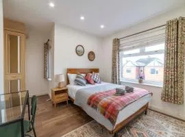 Beautiful Three Bedroom House - Manchester Escape