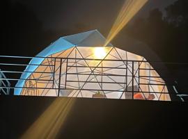 The Wolf Glamping, tented camp en Tenza