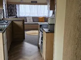 Bittern 22, Parkdean, California Cliffs, Scratby, sleeps 6, free wi-fi, bedding and towels included, 5 mins from beach