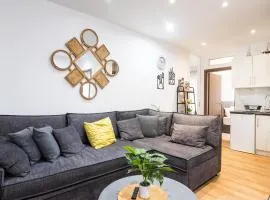 Paradise+ With Jacuzzi In the heart of Athens!