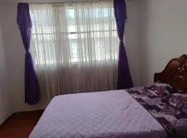 Habitacion amplia SOLO PARA MUJERES en lindo apto