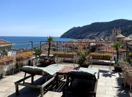 Attic with sea view and car box, ξενοδοχείο σε Laigueglia