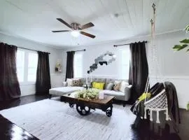 The Honeycomb Haven l 1 Mile to Downtown Thomasville