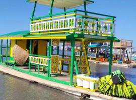 Little Boracay Floating Cottages by Khali, Hotel in Calatagan