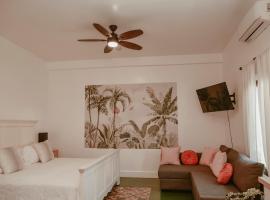 Maison Rouge - Room 3, hotel v Christianstedu