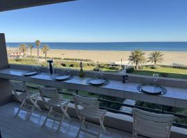Le Balcon Des Vagues, hotel a Canet-en-Roussillon