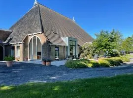 Statelan Logies, sfeervol en luxe ingericht vakantiehuis met 2 slaapkamers in het hart van friesland