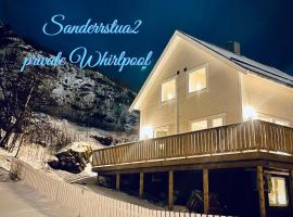 Sandersstua 2, luxury family villa with private whirlpool in Stamsund, hotel a Vestvågøya