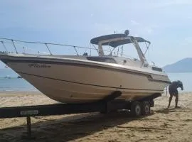 Passeio de Lancha 25 pés para 6 pessoas em Ilhabela