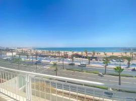 Seaview apartment in prime location