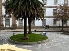 APARTAMENTOs TURÍSTICOS PLAZA ATOCHAS # 4, serviced apartment in A Coruña