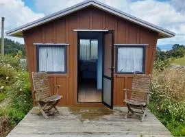 Miranda Cabin 1 Bedroom, Sleeps 4, No Wifi, Outside Bathroom, No running water in cabin