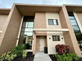 Luxury Home 7 Min Disney Universal 3BR4BA - Hot Tub