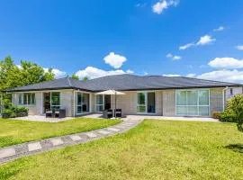 The Lakeside - Tauranga Holiday Home