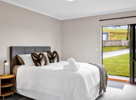 Whispers of the Valley, homestay in Manutahi