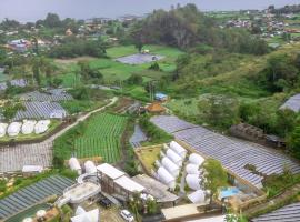 The Dewi Kintamani Luxury Glamping and Natural Hotspring, hotel v destinaci Kintamani