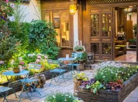 Big Tree Guesthouse - Naxi old style