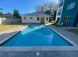 Modern Kingston Apartment Suite With Pool & Ocean View