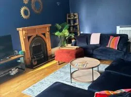 Taylor Close - Spacious Central Ferry Flat