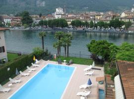 Viesnīca Hotel Stazione sul lago di Iseo pilsētā Paratiko