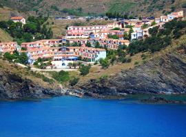 Lagrange Grand Bleu Vacances – Résidence Le Village des Aloès, feriepark i Cerbère