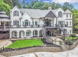 New Listing! Maison Paradis, Hotel in Dahlonega