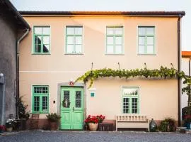 BELAKAPA Authentic house with garden and free parking