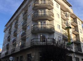 Hotel Restaurante Derby, pet-friendly hotel in Carballino