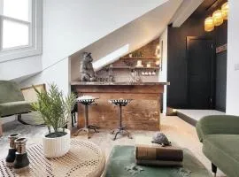 Loft on the Bay - Exquisite Sea Front Stay