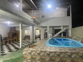 Ótima casa com piscina em Praia Grande
