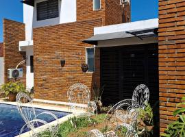Alojamiento compartido céntrico en Asunción, αγροικία στην Ασουνσιόν