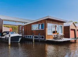 Holiday Home De Woude by Interhome
