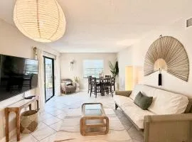 Beach Getaway with Pool, near Pier & Cruise Port