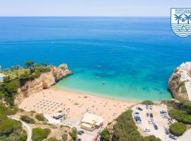 Algarve Beaches Apartment by Portugal Collection, Hotel in Porches