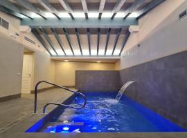 Casa tio peguero - piscina spa, spahotel in San Bartolom&eacute; de Pinares