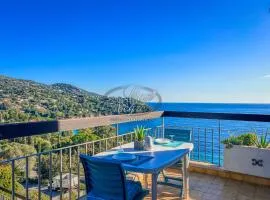 Appartement T2 vue mer à 600 m de la plage du Canadel