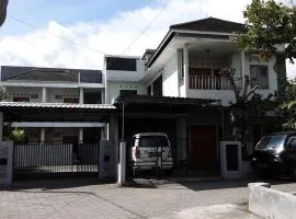Kadipiro Homestay