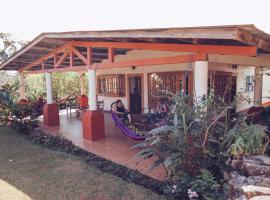 Spanish by the River - Boquete, hotel em Boquete