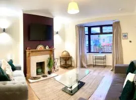 Long Eaton house sleeps 6 & double sofabed