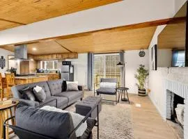 Comfort Cabin - 2BD Family Getaway in Creve Coeur