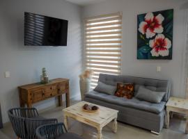 2br/2ba Condo 1 block to ocean! - Unit 3, hotel v destinaci Mazatlán