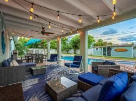 TIKI BLUE TWO-Fun For Big Groups-Walk to Beach, Hot Tub, Heated Pool
