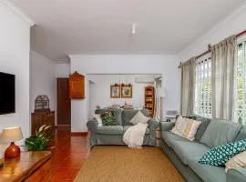 Casa de Colares - Sintra Beach Pool Surf Getaway Work and Play