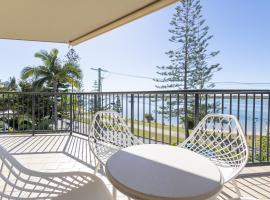 海滩湾景假日公寓酒店，位于黄金海岸的酒店