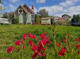 Romantic Stay by Historic Church on Wine Route