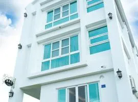 南景天villa海景精品電梯整棟&在南灣聽海放空 麻將打通宵 VIP浴缸 KTV 星空BBQ 附停車場 歡迎LINE詢問包棟服務